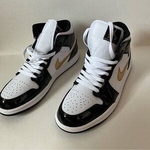 Brand New Air Jordan 1 mids men’s size 10, women’s size 11.5.